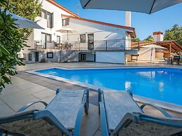 Scenic Villa With Private Garden