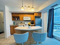 The Yonge Suites - Downtown Elegance