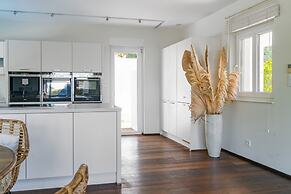 Villa Madrugada, Beachside Villa in Costabella