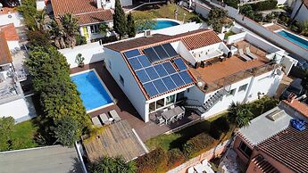 Villa Madrugada, Beachside Villa in Costabella
