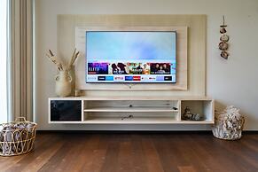 Villa Madrugada, Beachside Villa in Costabella