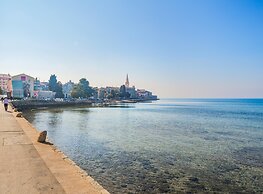 Premium Apartment With Patio