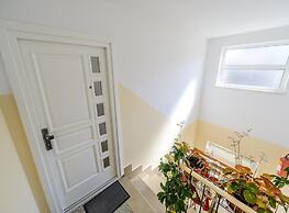 Premium Apartment With Patio