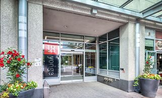 Rivetstays - The Yonge Grand Suites