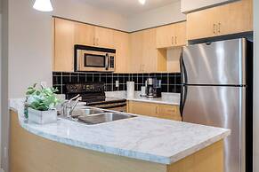 Rivetstays - The Yonge Grand Suites