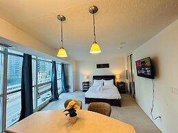 Rivetstays - The Yonge Grand Suites