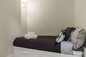 Rivetstays - The Yonge Grand Suites