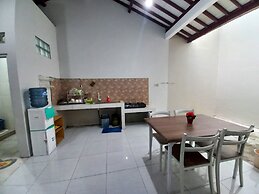 Homestay Syariah Dekat Monjali dan JCM by Simply Homy