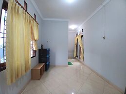 Homestay Syariah Dekat Monjali dan JCM by Simply Homy