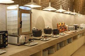 Lalynn Resort & Villas