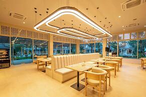 Lalynn Resort & Villas