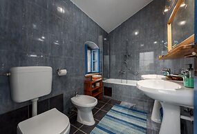 Pretty Villa With Balcony