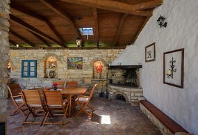 Pretty Villa With Balcony