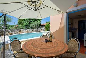 Pretty Villa With Balcony