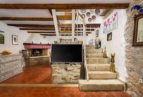 Pretty Villa With Balcony