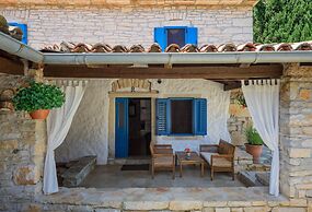 Pretty Villa With Balcony
