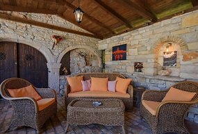 Pretty Villa With Balcony