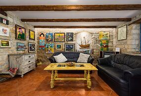 Pretty Villa With Balcony