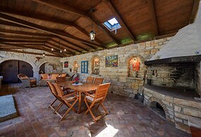 Pretty Villa With Balcony