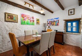 Pretty Villa With Balcony