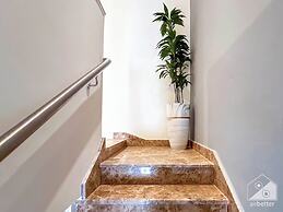 Luxury 1-br Villa in Rukan: Dubai Skyline Views!