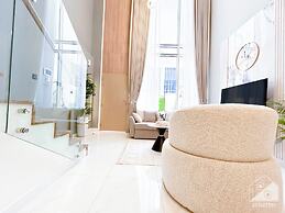 Luxury 1-br Villa in Rukan: Dubai Skyline Views!