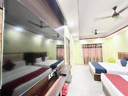 Hotel LV Palace - near Ghats & Temples