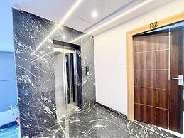 Hotel LV Palace - near Ghats & Temples