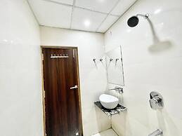 Hotel LV Palace - near Ghats & Temples