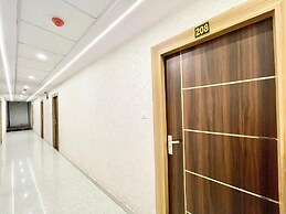 Hotel LV Palace - near Ghats & Temples