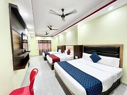 Hotel LV Palace - near Ghats & Temples