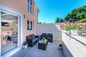 Cavtat Cozy Retreat Close to Beach