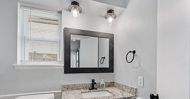 Spacious Retreat 8 Bedroom River