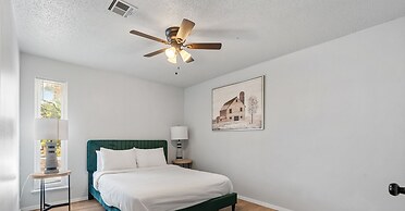 Spacious Retreat 8 Bedroom River