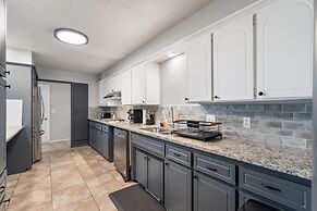 Spacious Retreat 8 Bedroom River