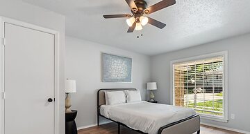 Spacious Retreat 8 Bedroom River