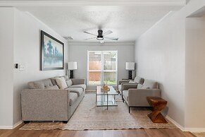 Spacious Retreat 8 Bedroom River