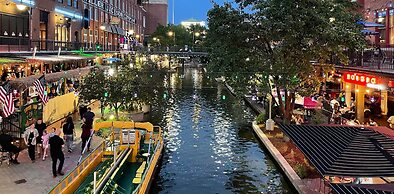 Spacious Retreat 8 Bedroom River