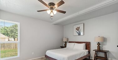 Spacious Retreat 8 Bedroom River