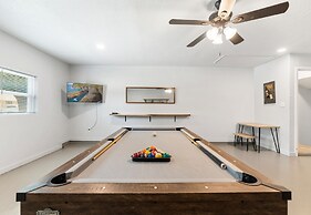 Spacious Retreat 8 Bedroom River