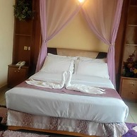Tick Hotel