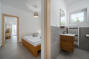 Cosy Apartment With Fenced Garden