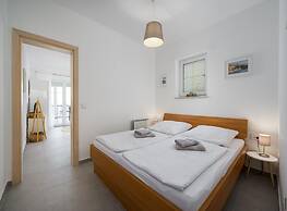 Cosy Apartment With Fenced Garden