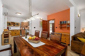 Lovely Villa Near the Beach