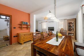 Lovely Villa Near the Beach