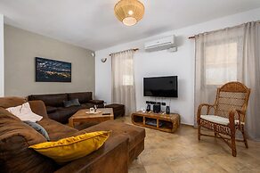 Lovely Villa Near the Beach