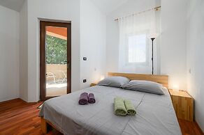 Lovely Villa Near the Beach