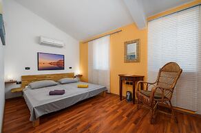 Lovely Villa Near the Beach