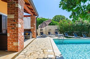 Lovely Villa Near the Beach