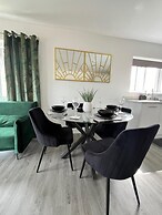 Modern 2 Bedroom Apartment